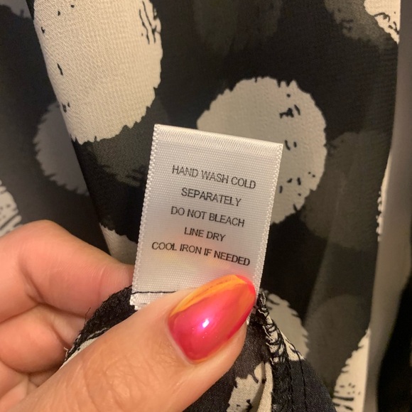 Bellatrix Black & White Polka Dot High-Low Button-Up Blouse - XS - Picture 6 of 8